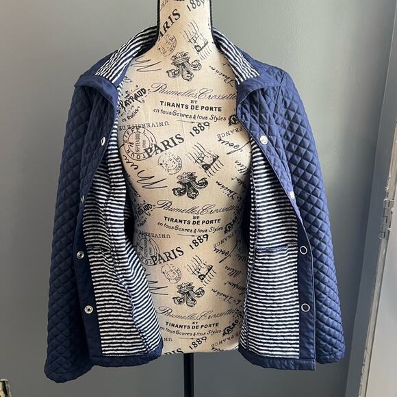 Chico’s dark blue/silver/white quilted snap button collared jacket with pockets - Picture 5 of 16